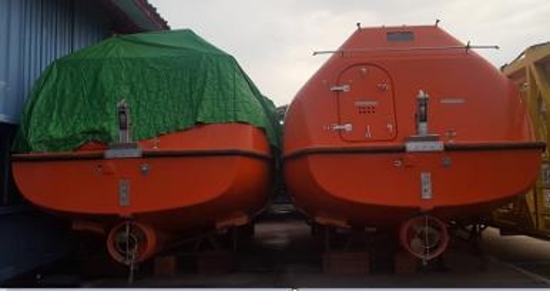 Picture of Lifeboats, Davits and Winch Systems